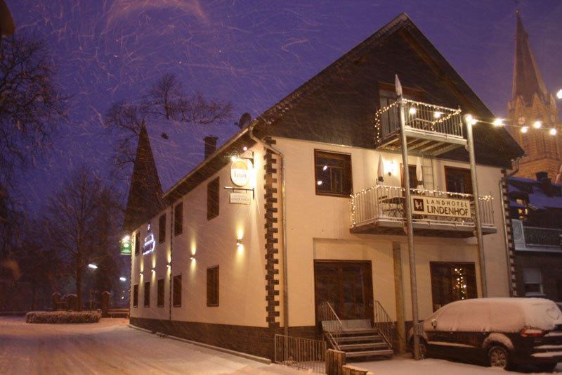 Landhotel Lindenhof Grevenbroich Exterior photo